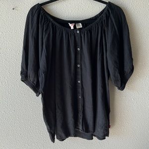 Levi’s off the shoulder blouse size 1X